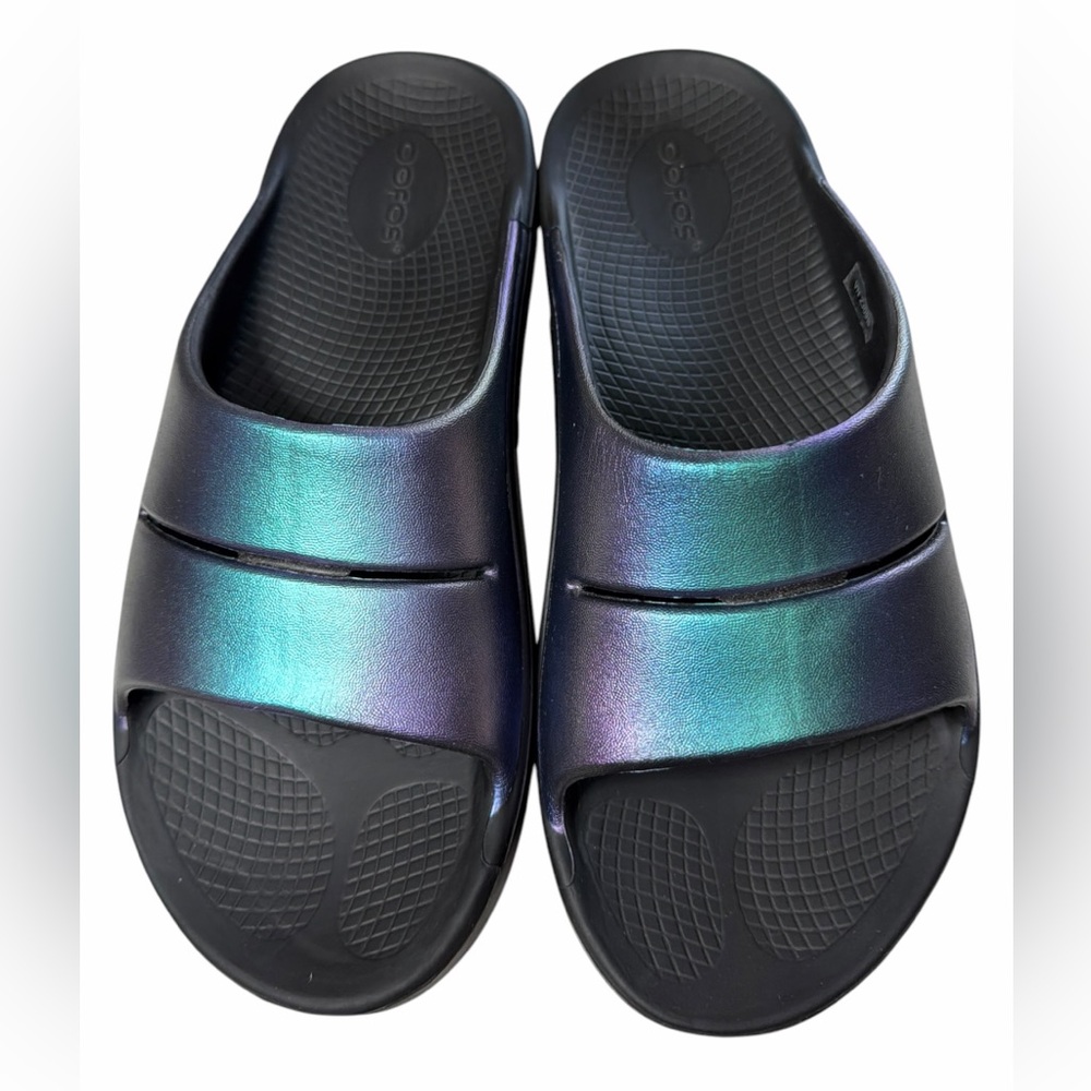 OOfos OOahh  Iridescent Luxe Slide Comfort Recovery Sandals Size W 9 - L 7 NEW - Picture 2 of 12